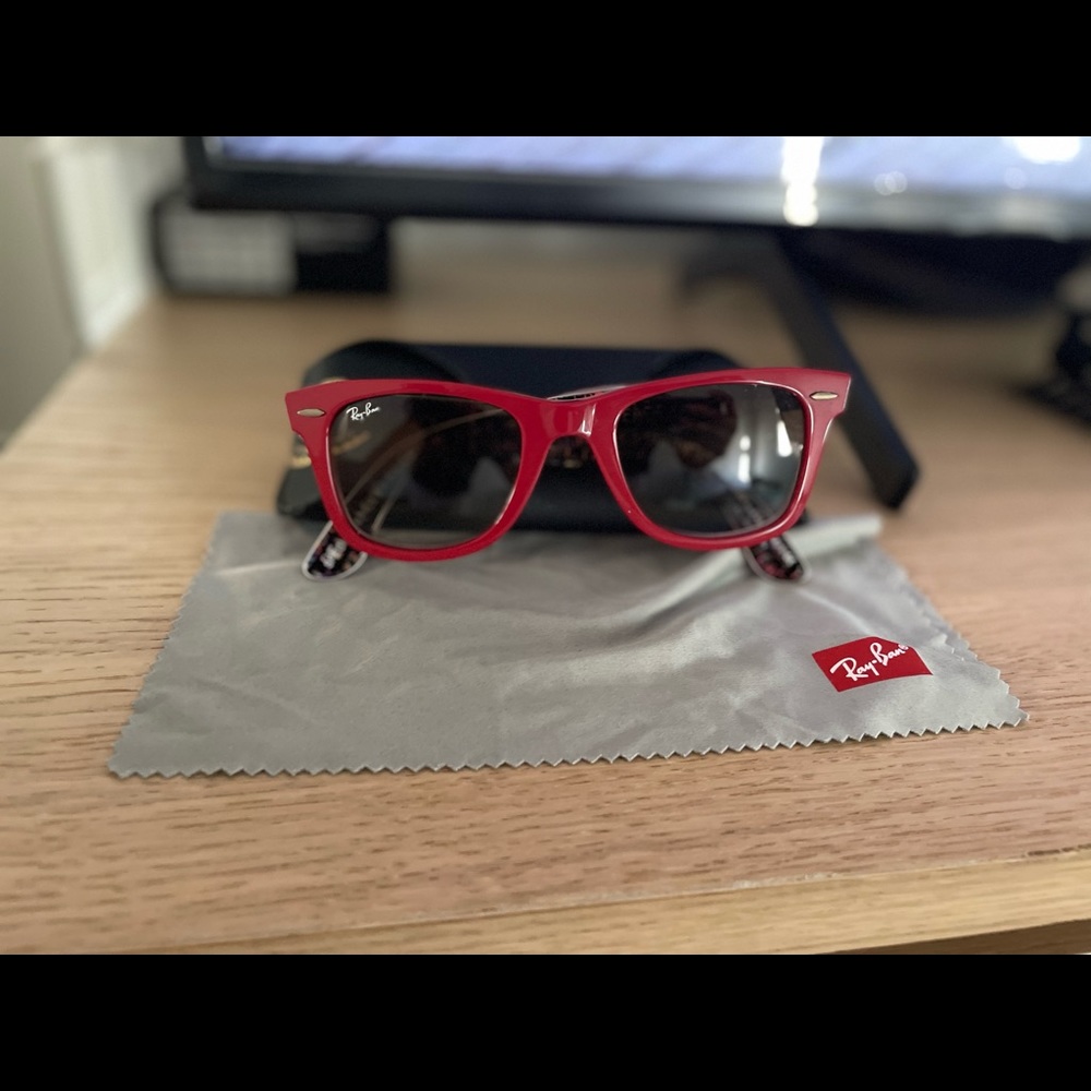 Ray-Ban Wayfarer Sunglasses